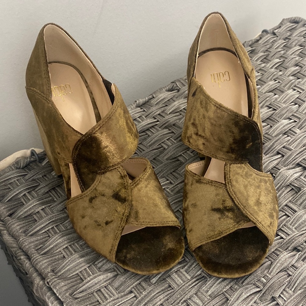 Cabi olive velvet heels